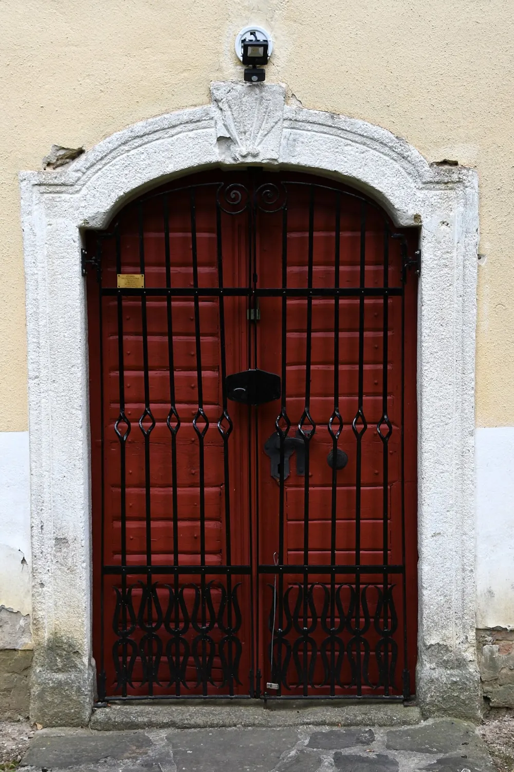 Szent István király-templom, Alsópetény — exterior