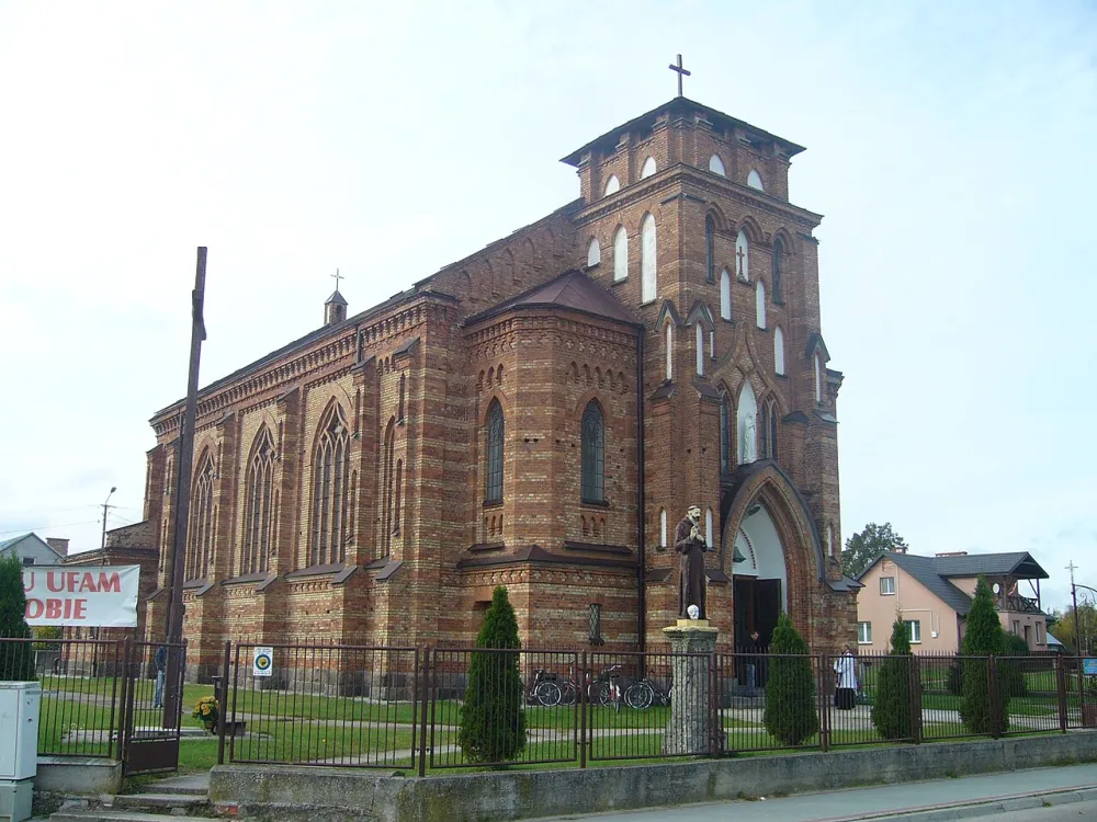 św. Marii Magdaleny, Czerwonka, Czerwonka — exterior