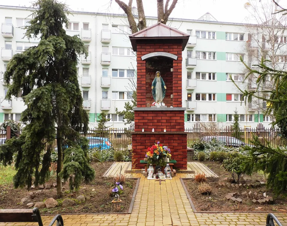Zwiastowania Pańskiego na Rakowcu Południowym, Warszawa, Warszawa — exterior