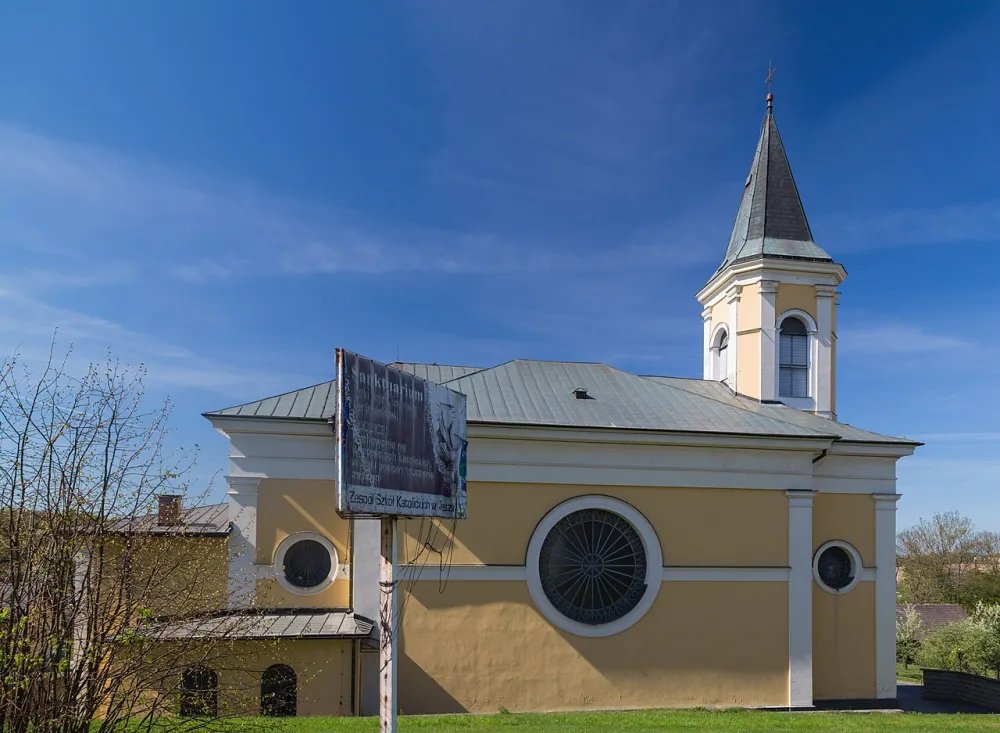 Św. Mateusza, Ogrodzona, Ogrodzona — exterior