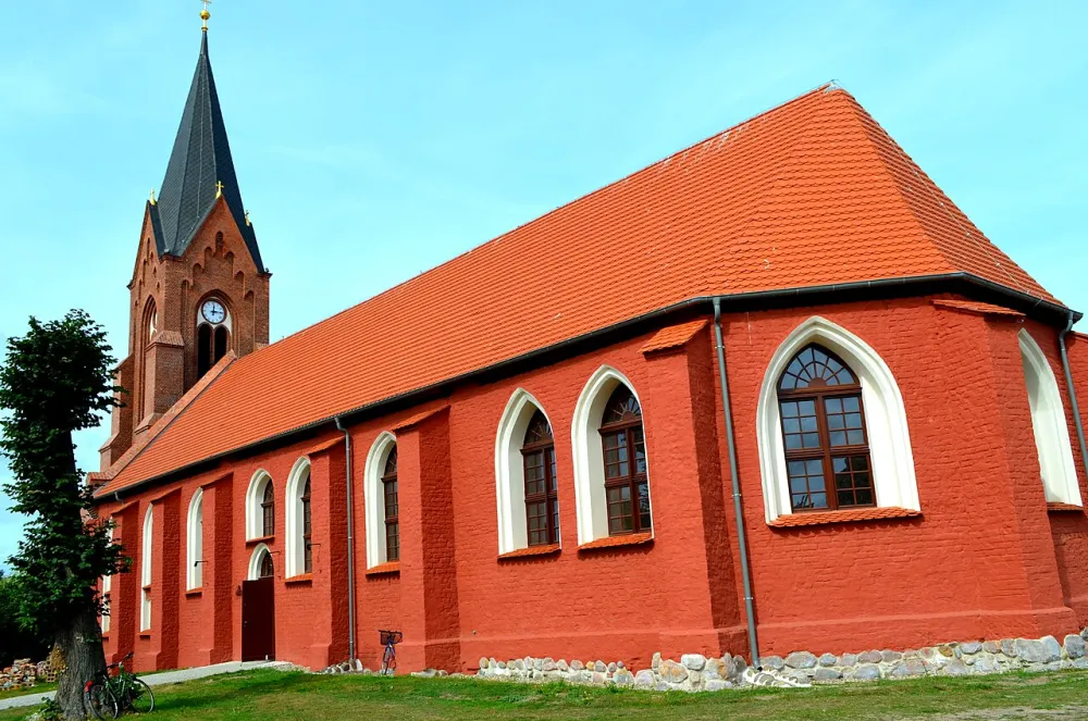 Wniebowzięcia Najświętszej Maryi Panny, Nowe Warpno, Nowe Warpno — exterior