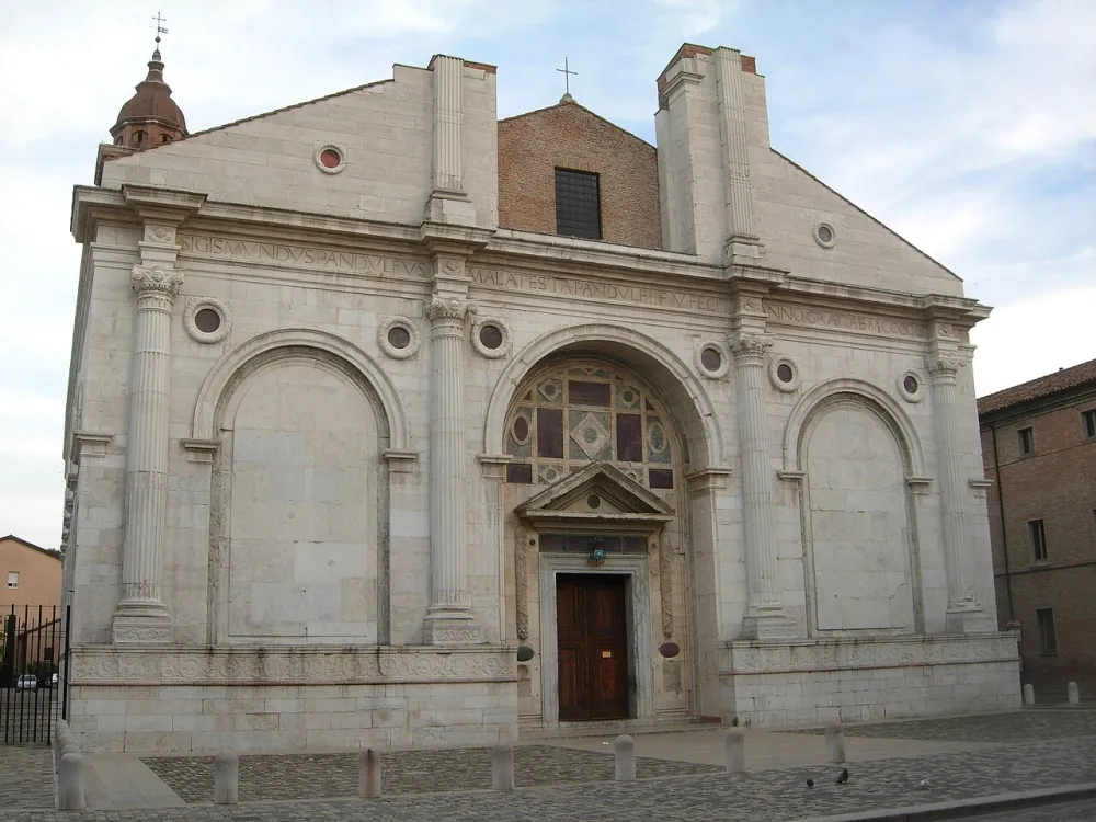 Cattedrale di Santa Colomba (Tempio Malatestiano), Rimini — exterior