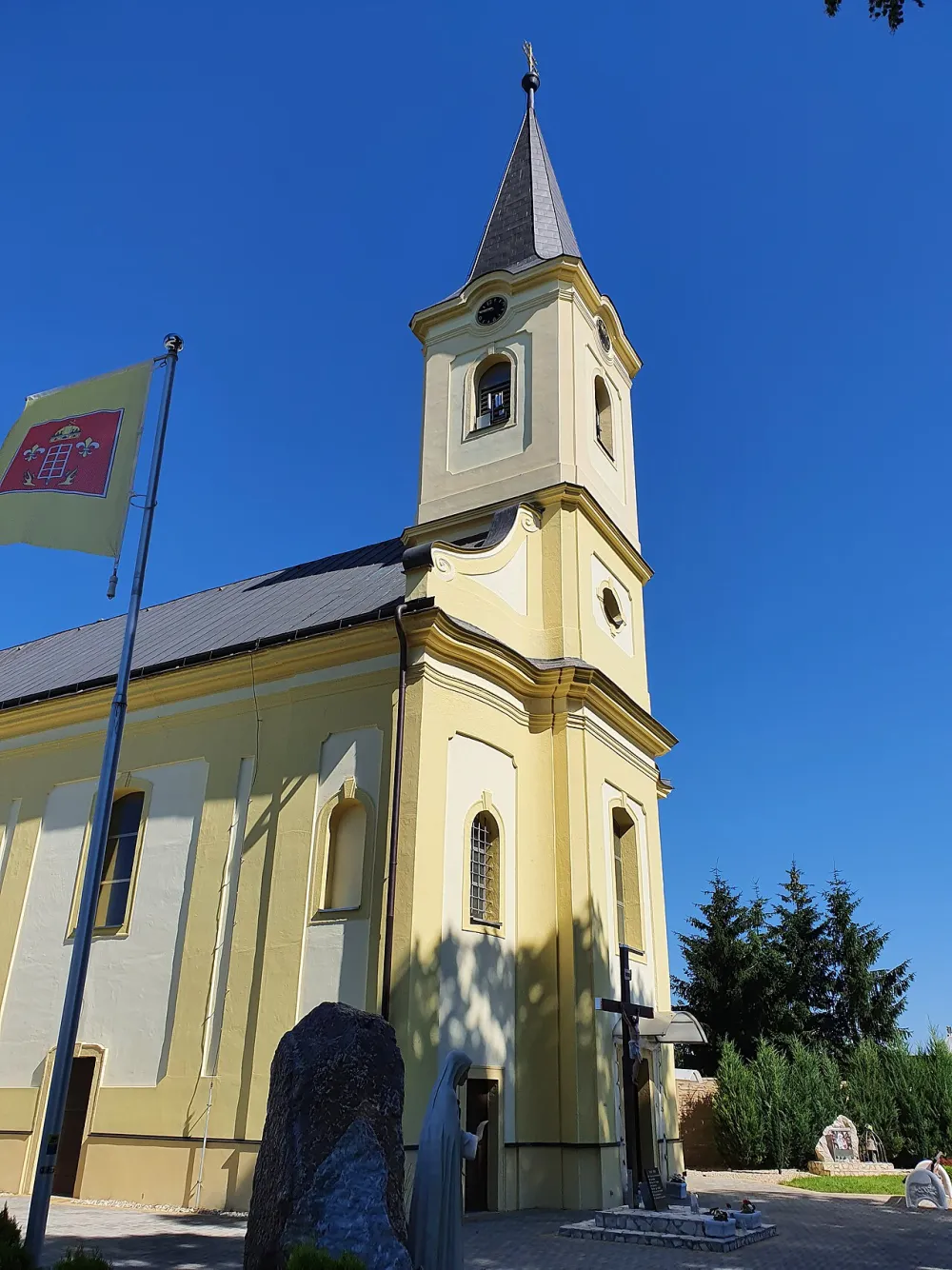 Farský kostol sv. Vavrinca, Borovce — exterior