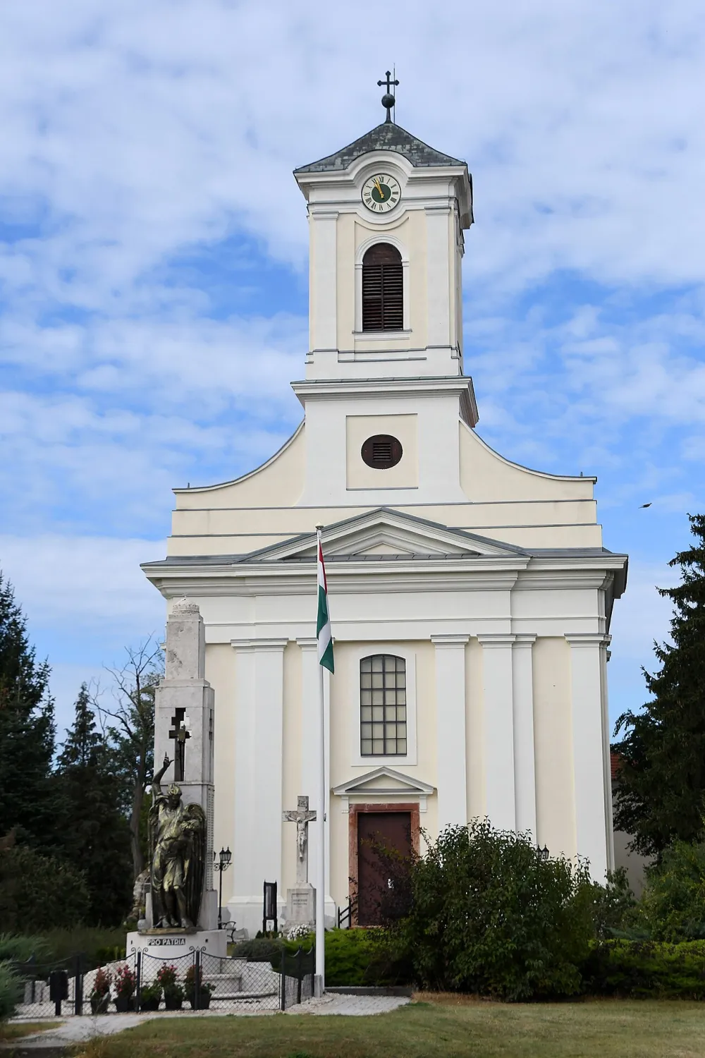 Szent Máté evangélista-templom, Kóka — exterior