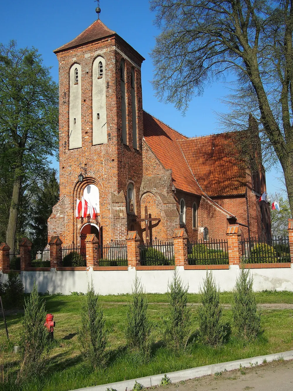 św. Bartłomieja Apostoła, Sampława, Sampława — exterior