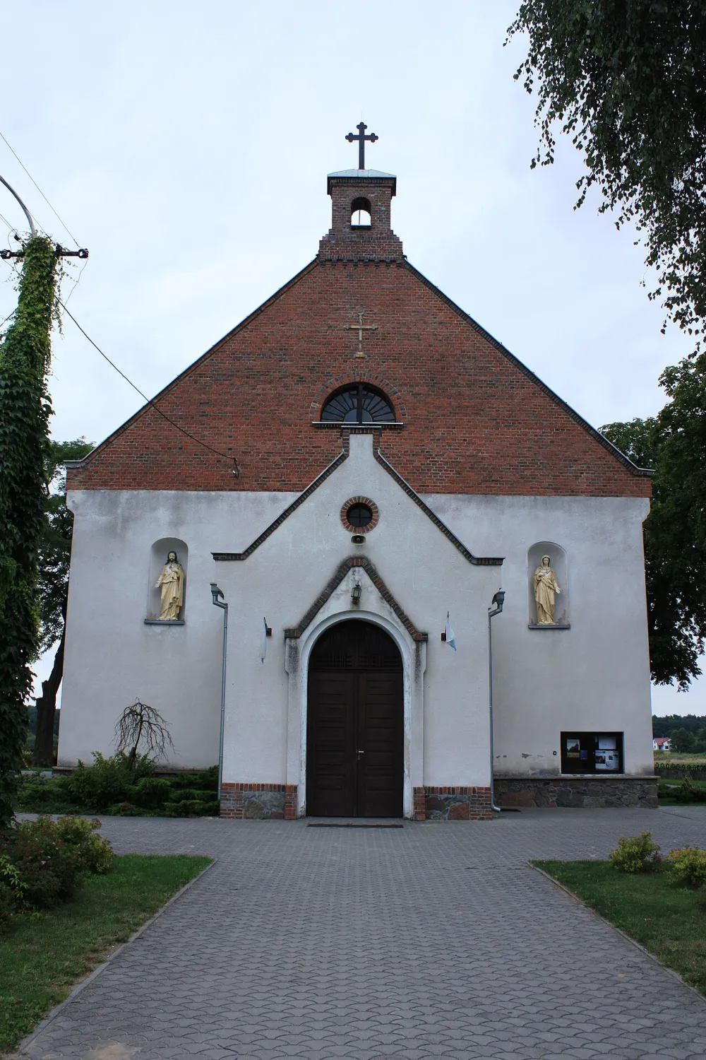 Podwyższenia Krzyża Świętego, Cerekwica, Cerekwica — exterior