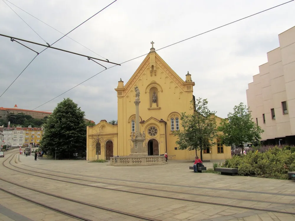 Kostol sv. Štefana Uhorského (kapucíni), Bratislava — exterior