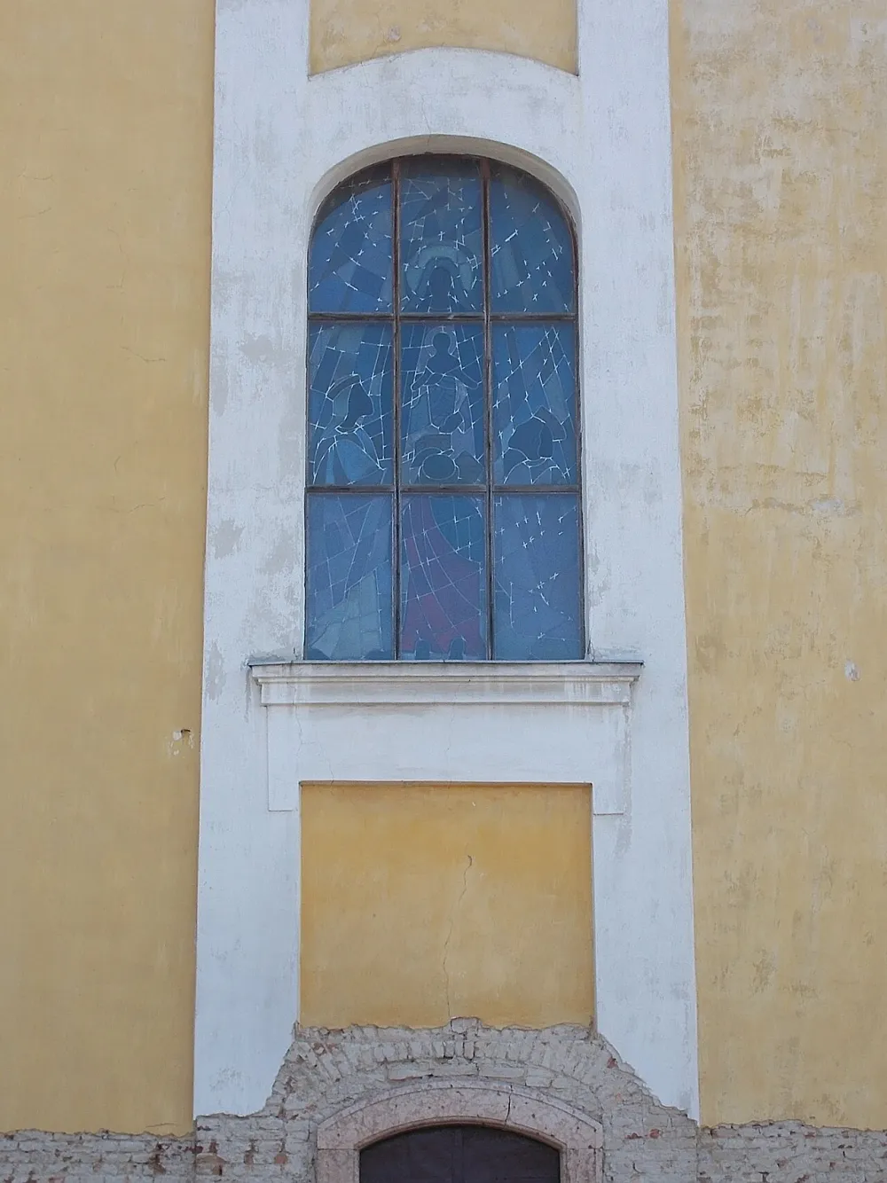 Nagyboldogasszony templom, Kisbér — exterior