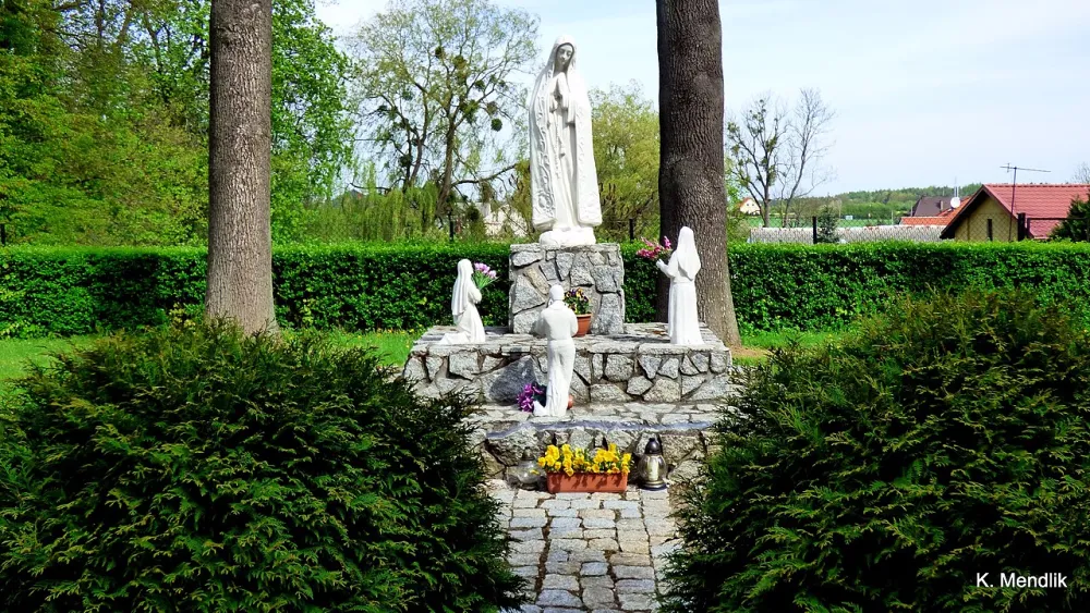 Św. Kazimierza Królewicza, Kruszyn, Kruszyn — exterior