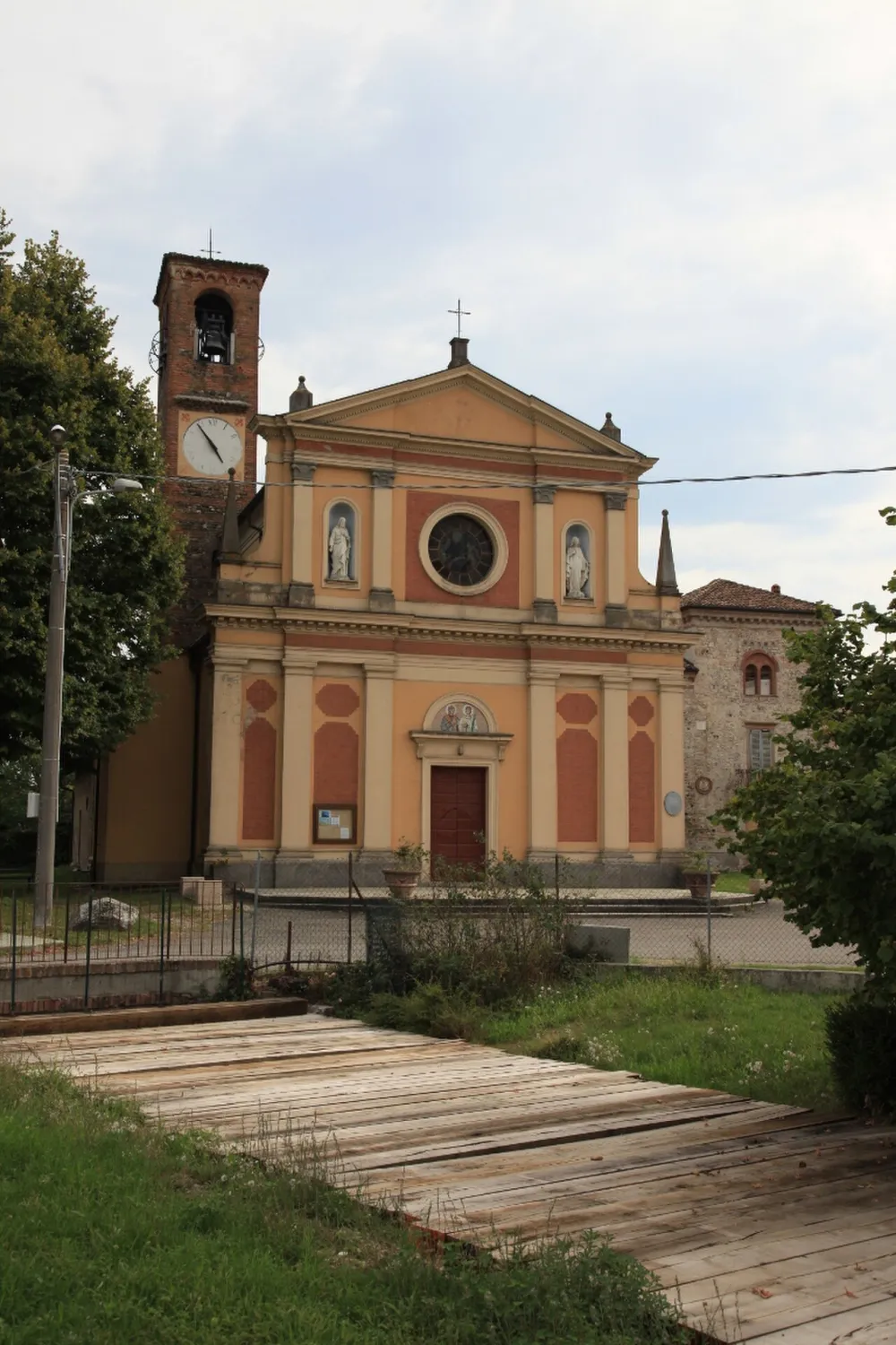 Chiesa dei Santi Faustino e Giovita (Tuna, Gazzola), Gazzola — exterior