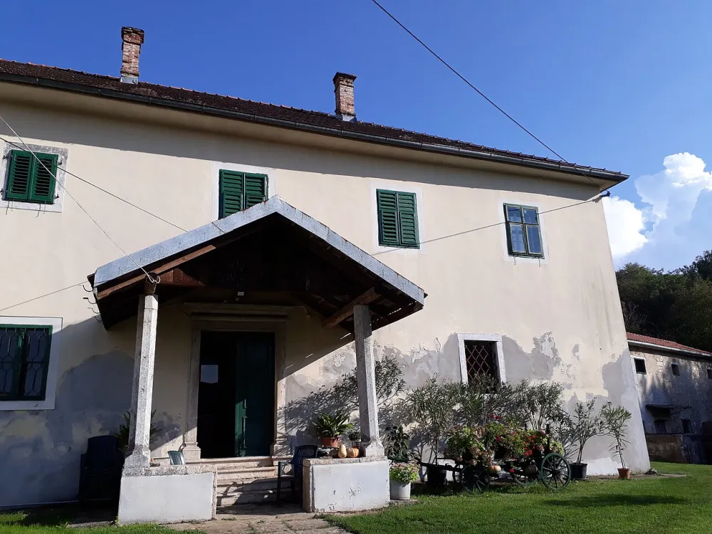 Franjevački samostan, Pazin — exterior