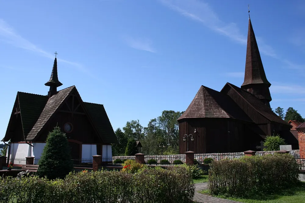 Podwyższenia Krzyża Świętego, Leśno, Leśno — exterior