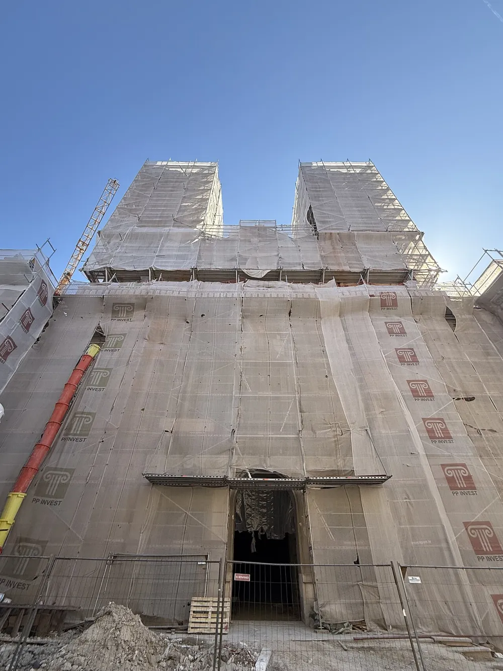 Bazilika Presvetog Srca Isusova, Zagreb — exterior