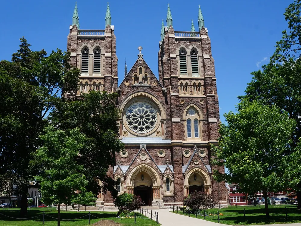 St. Peter's Cathedral Basilica, London — exterior