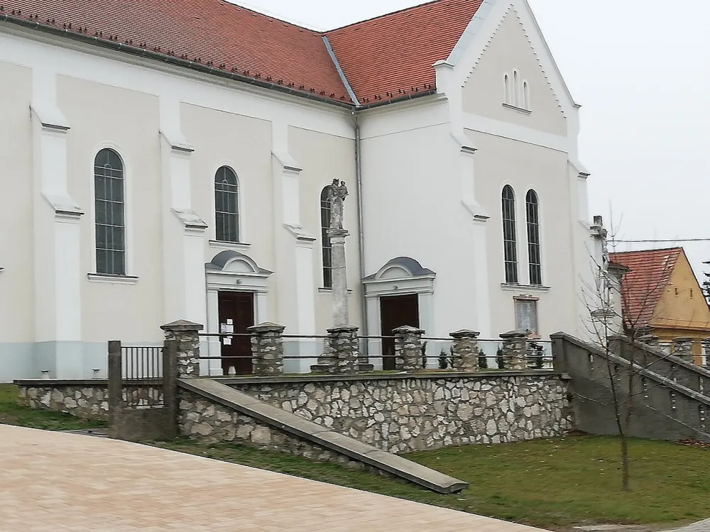 Szent Márton templom, Kóny — exterior