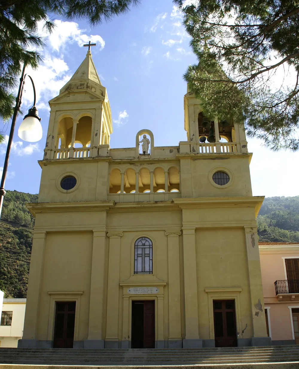 Chiesa di Maria Santissima del Terzito (Val di Chiesa, Leni), Leni — exterior