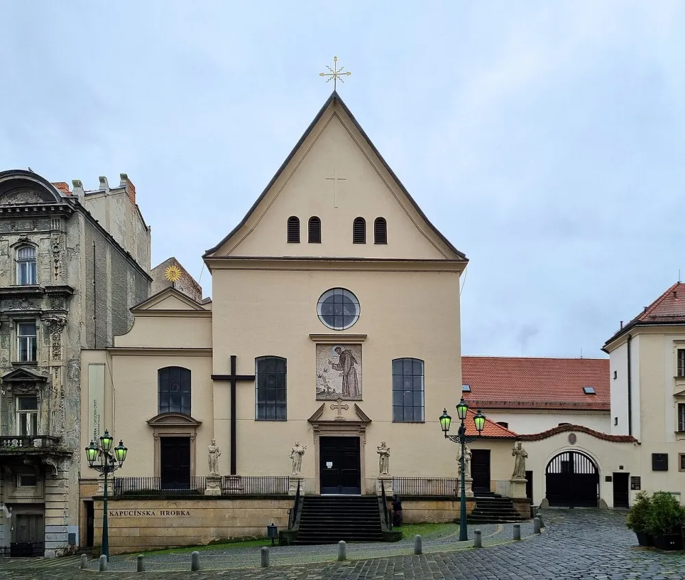 Kostel Nalezení svatého Kríže, Brno-mesto — exterior