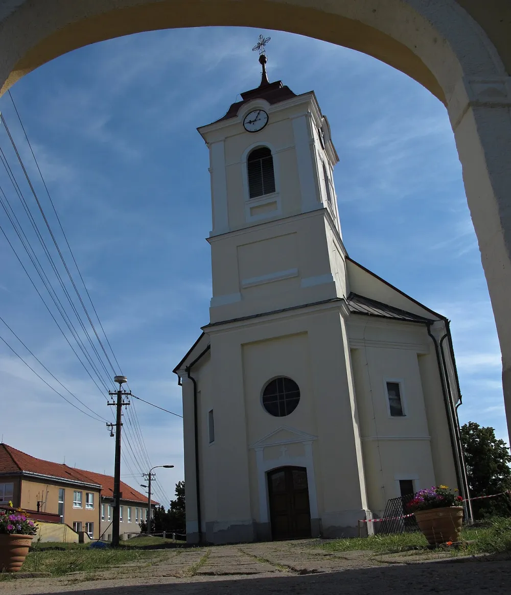 Farský kostol Panny Márie Nanebovzatej, Starý Tekov — exterior