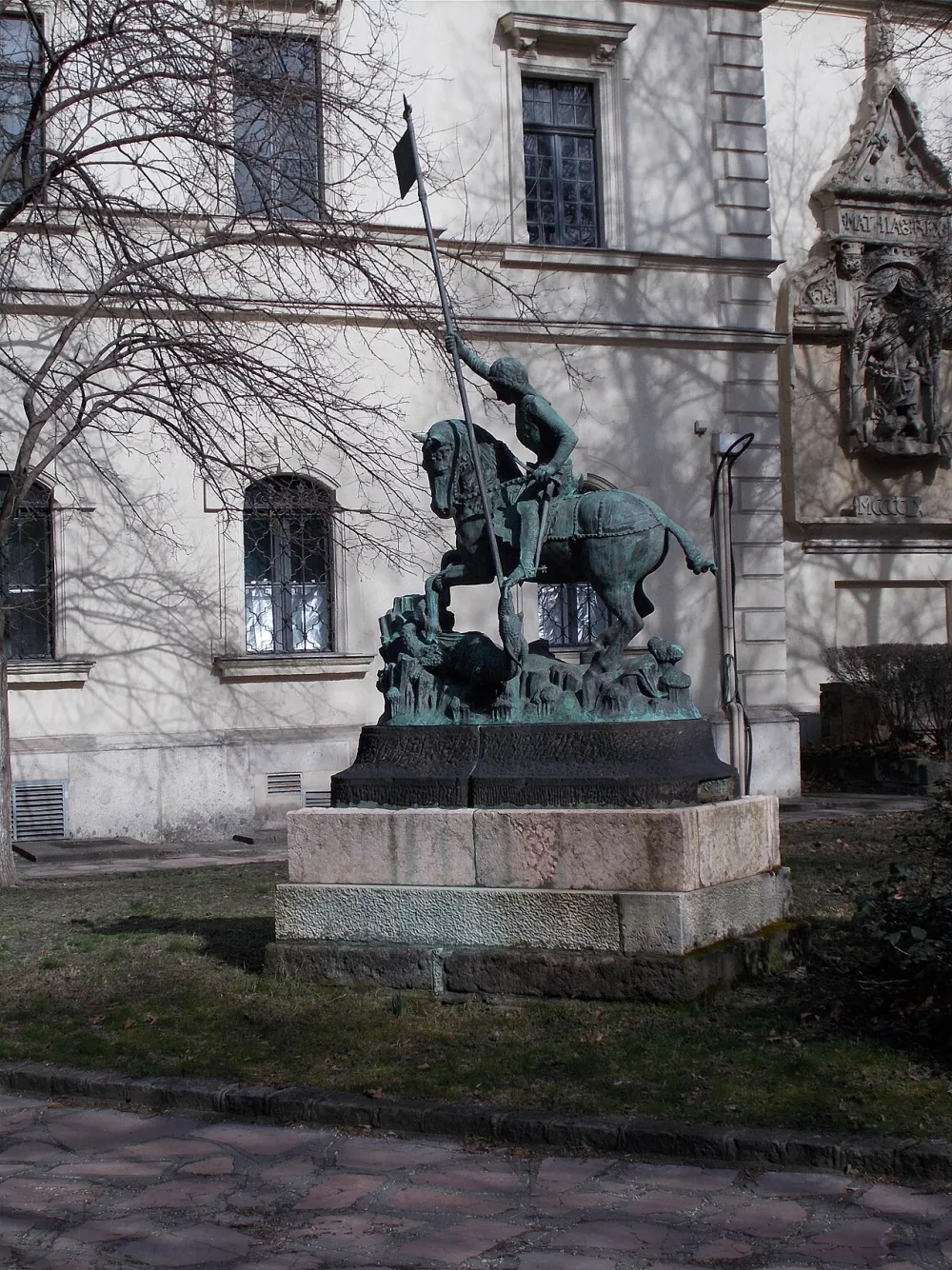 Szent Család templom, Budapest — exterior