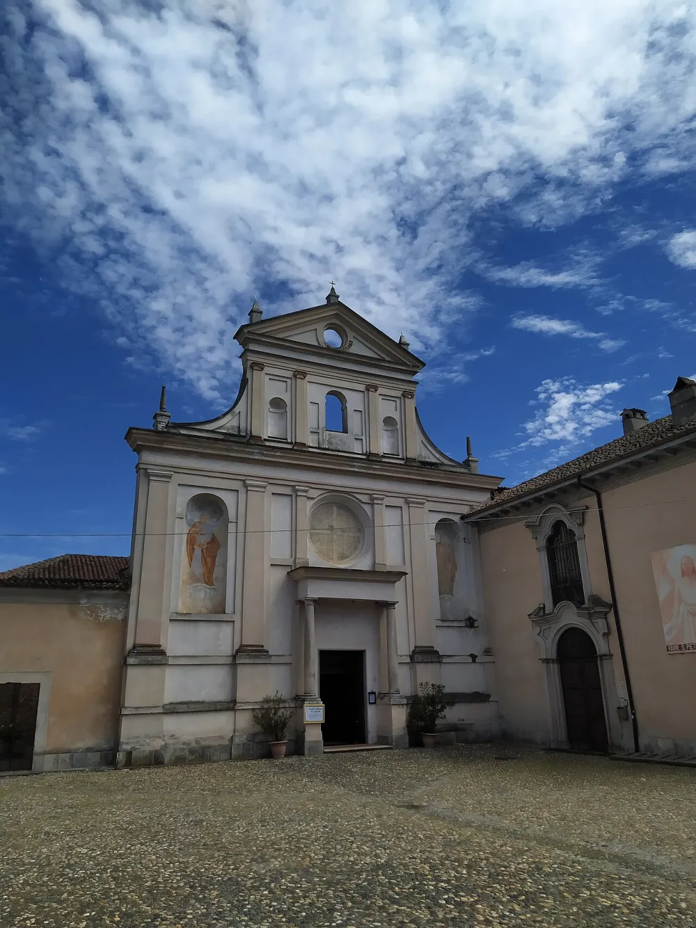 Chiesa di San Pietro Apostolo (Pavia), Pavia — exterior