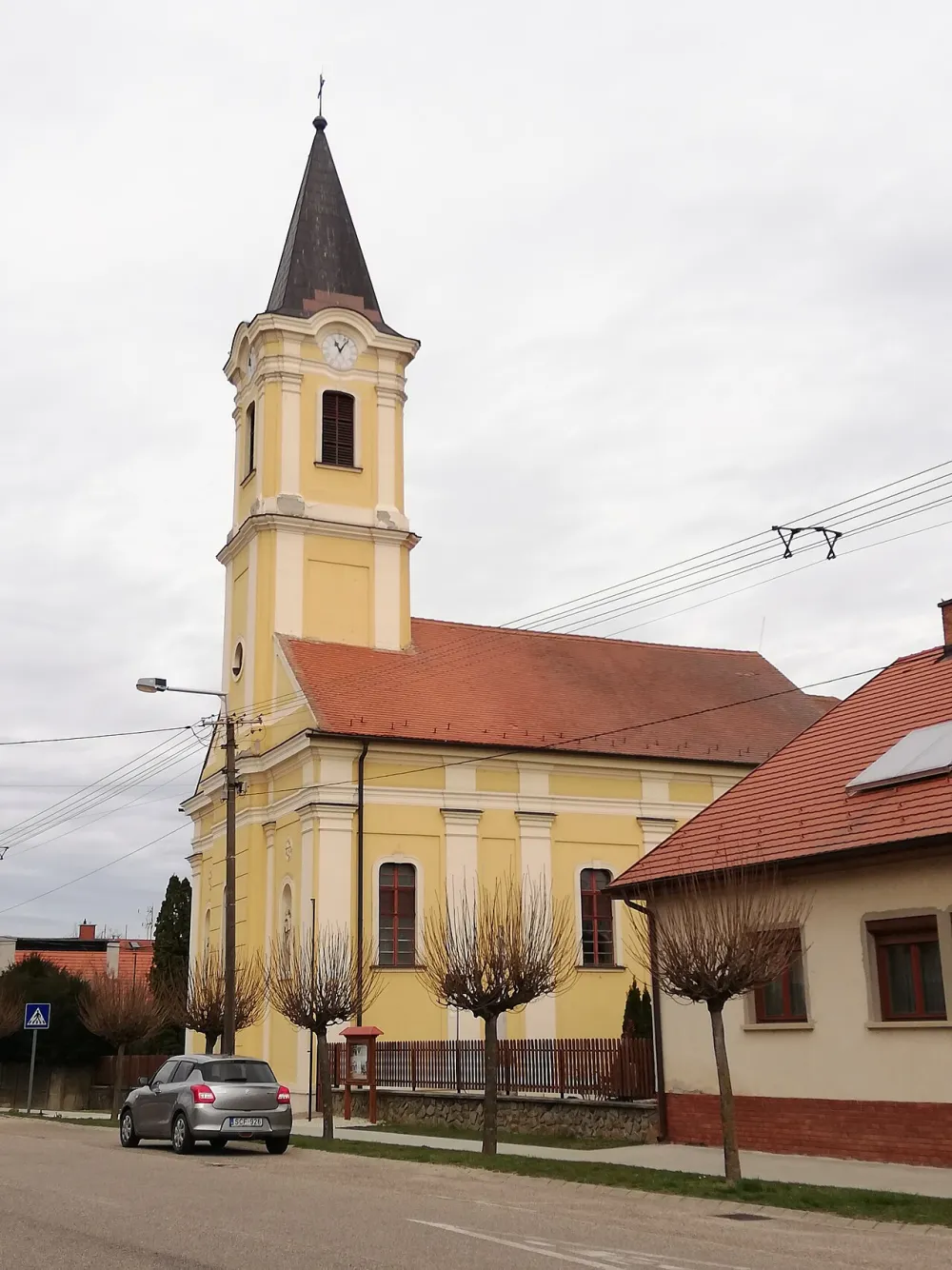 Nagyboldogasszony-templom, Lövő — exterior