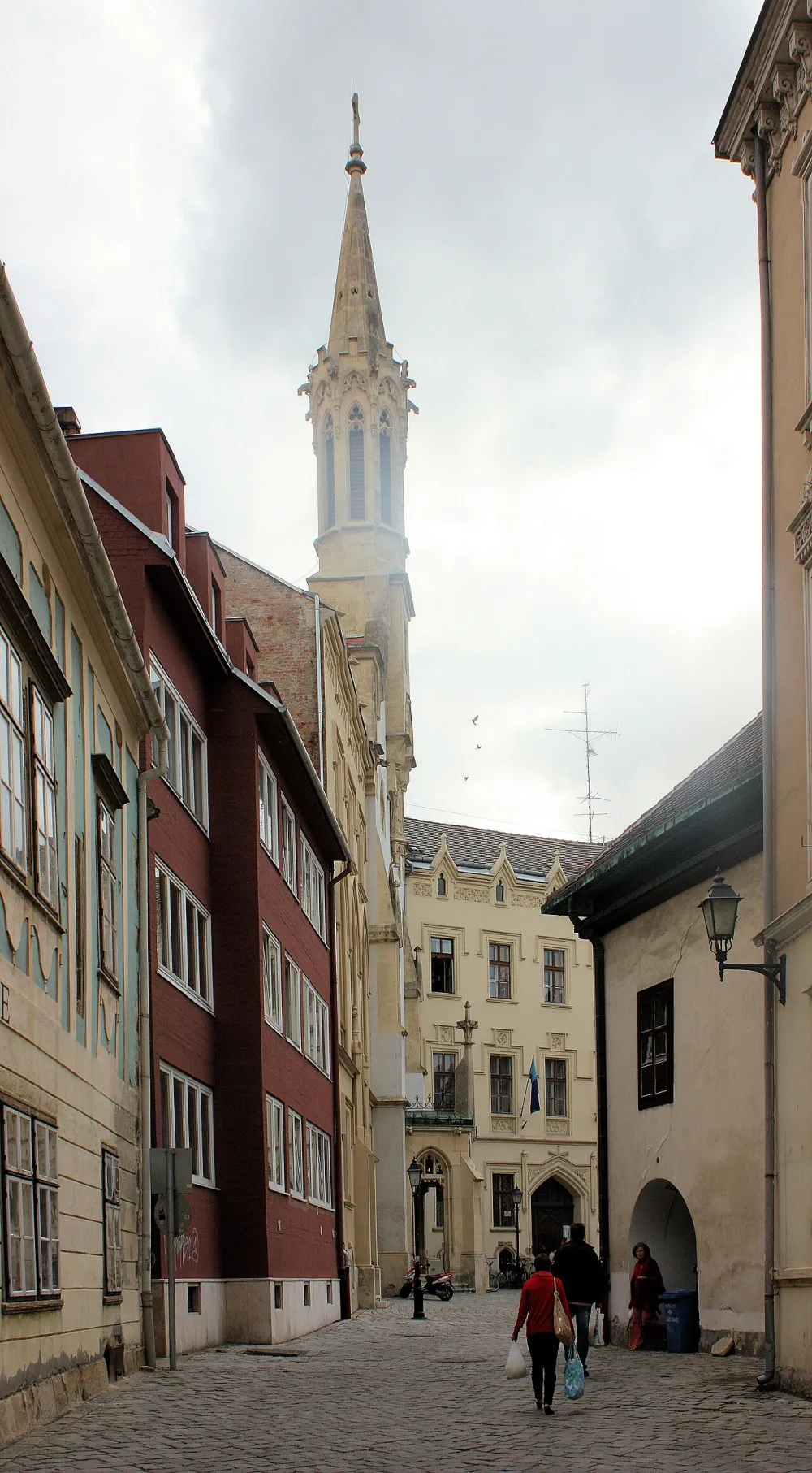 Orsolyita templom, Sopron — exterior
