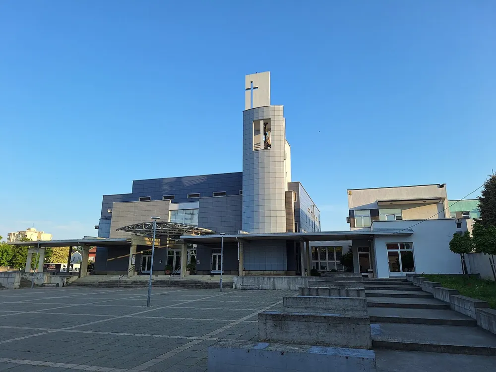 Sv. Ćirila i Metoda, Osijek — exterior
