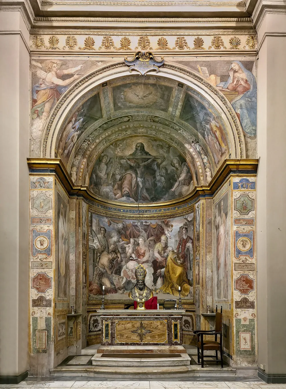 Chiesa di Santa Maria in Monserrato degli Spagnoli, Roma — exterior