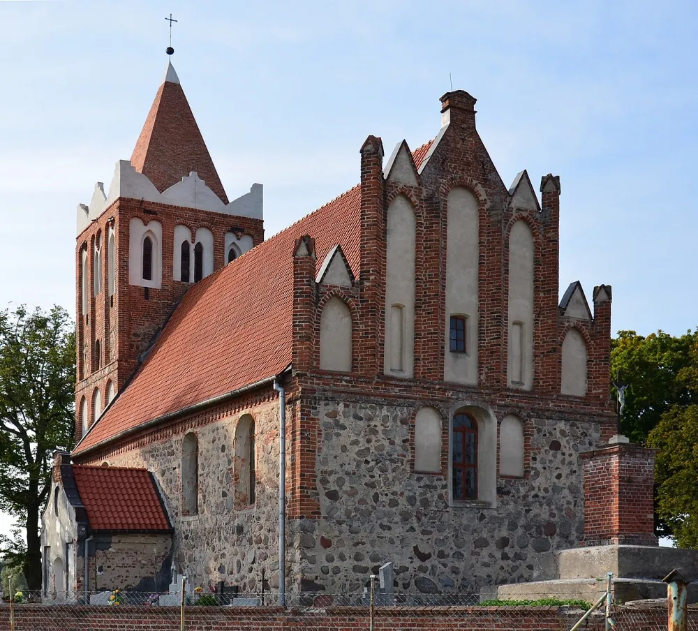 Św. Apostołów Piotra i Pawła, Dębowa Łąka, Dębowa Łąka — exterior