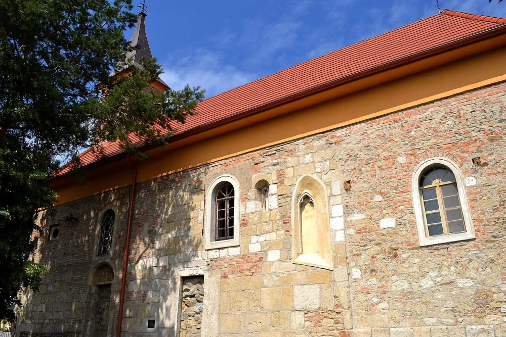 Farský kostol Panny Márie Nanebovzatej, Boldog — exterior