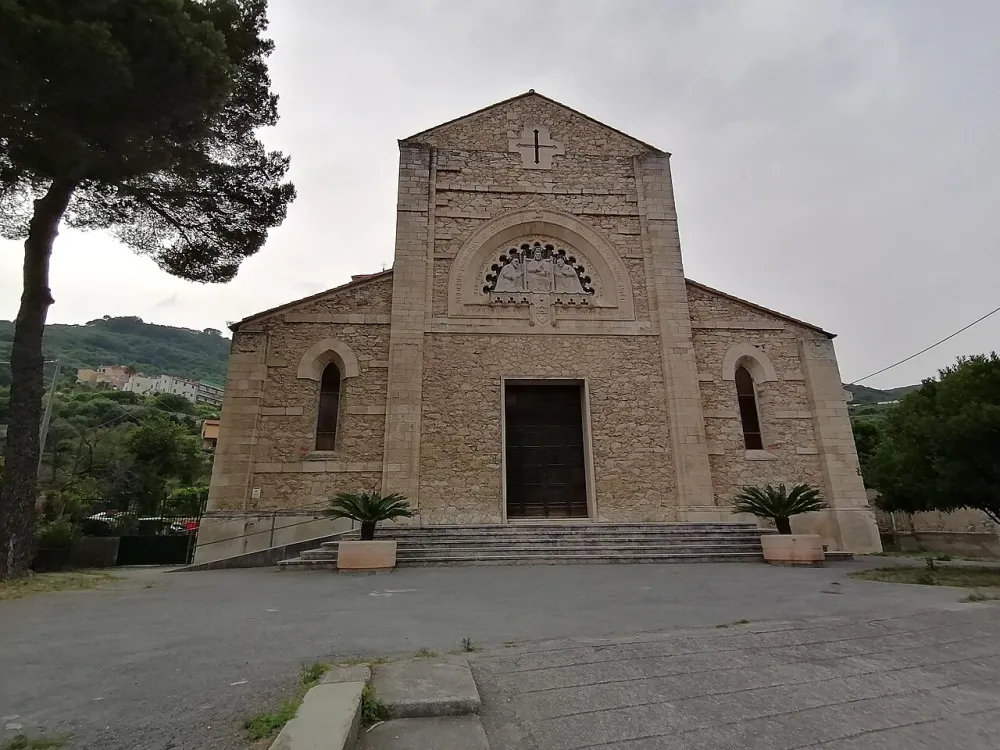 Chiesa parrocchiale dei Santi Cipriano e Gennaro (Finale Ligure, Calvisio), Finale Ligure — exterior