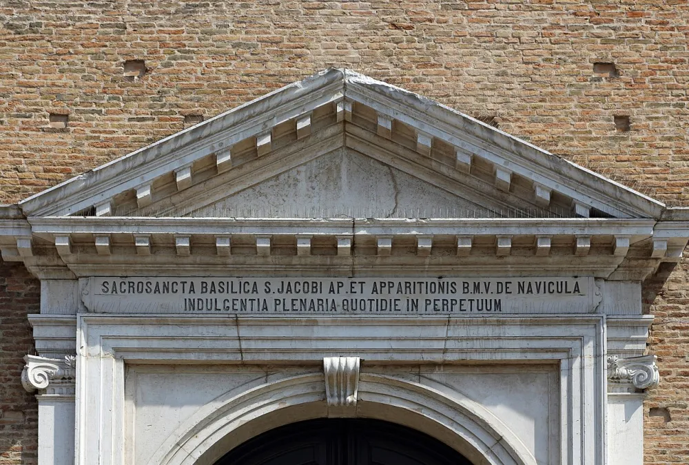 Basilica di San Giacomo Apostolo (B.V. della Navicella), Chioggia — exterior