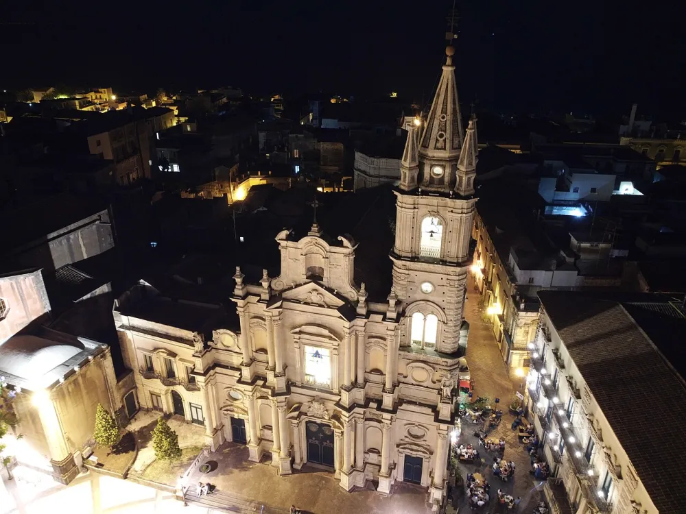 Basilica Collegiata dei Santi Apostoli Pietro e Paolo, Acireale — exterior