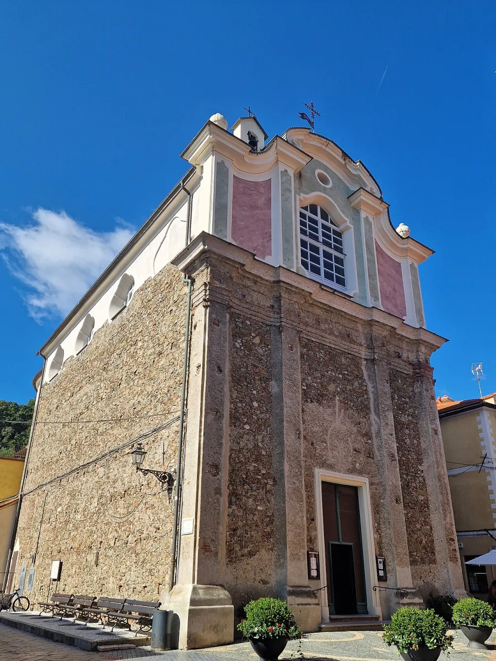 Oratorio di Sant'Anna, Noli — exterior