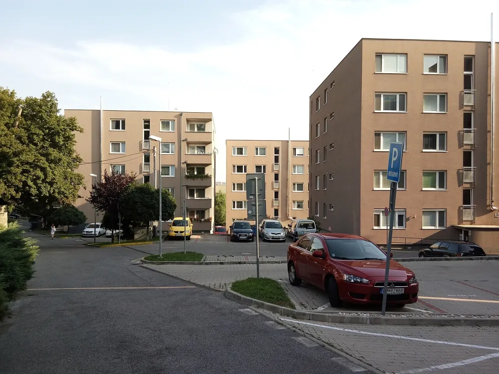 Kaplnka dobrého Ježiša (onkológia Klenová), Bratislava — exterior