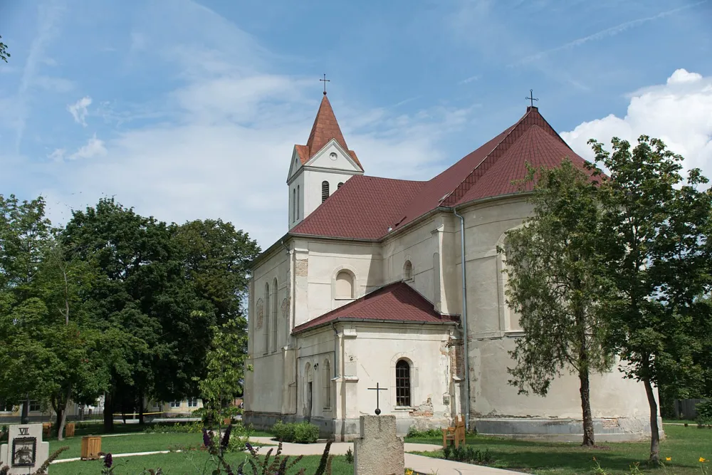 Jézus Szíve-templom, Kisláng — exterior