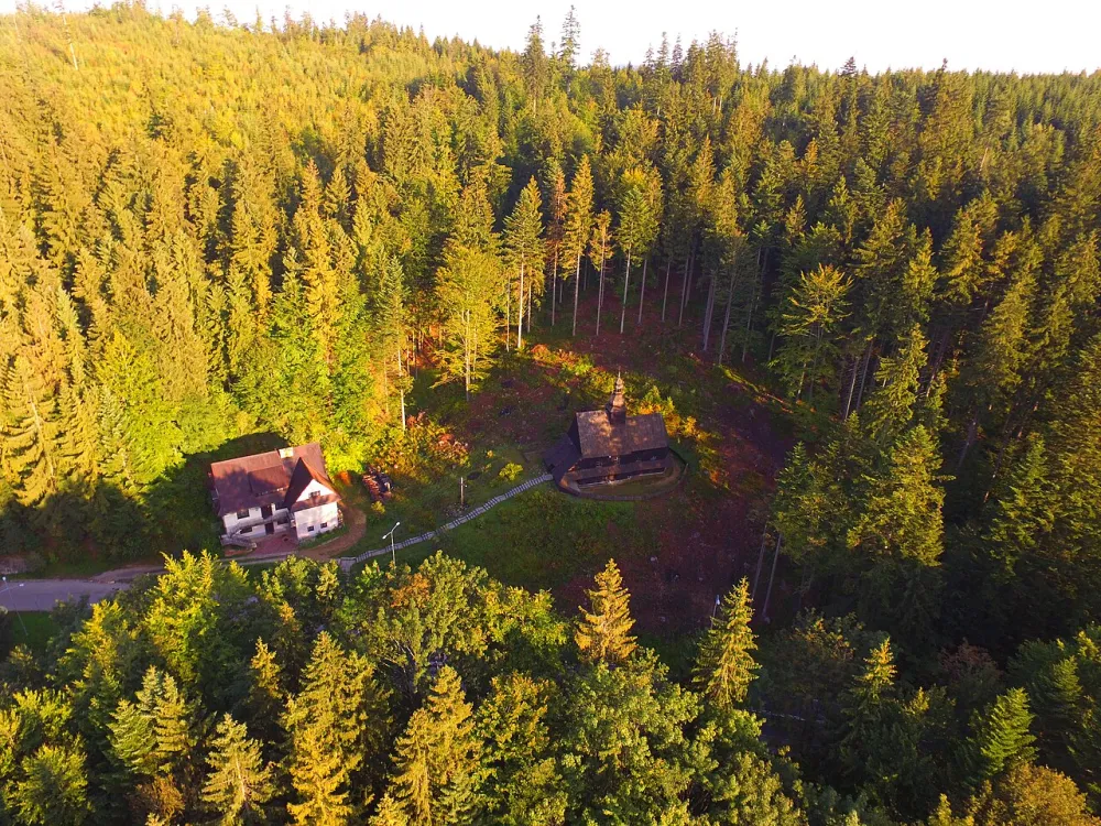 Podwyższenia Krzyża Świętego, Istebna, Istebna — exterior