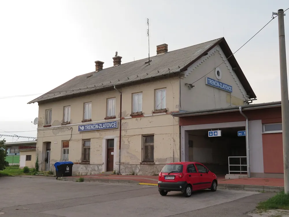 Univ. pastoračné centrum sv. Andreja Svorada a Benedikta - SOŠ dopravná (Zlatovce), Trenčín — exterior