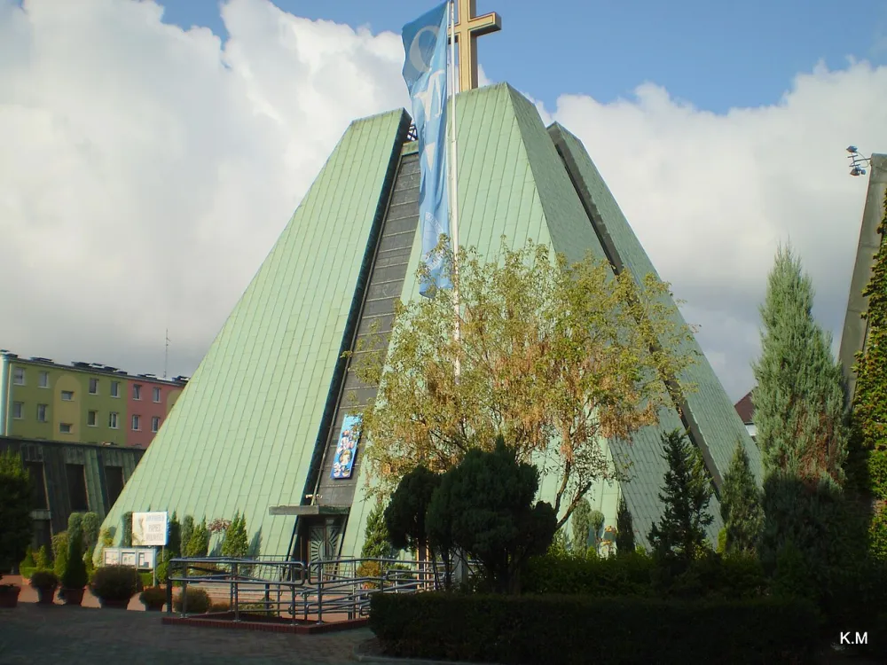 Św. Eugeniusza de Mazenod, Kędzierzyn-Koźle, Kędzierzyn-Koźle — exterior