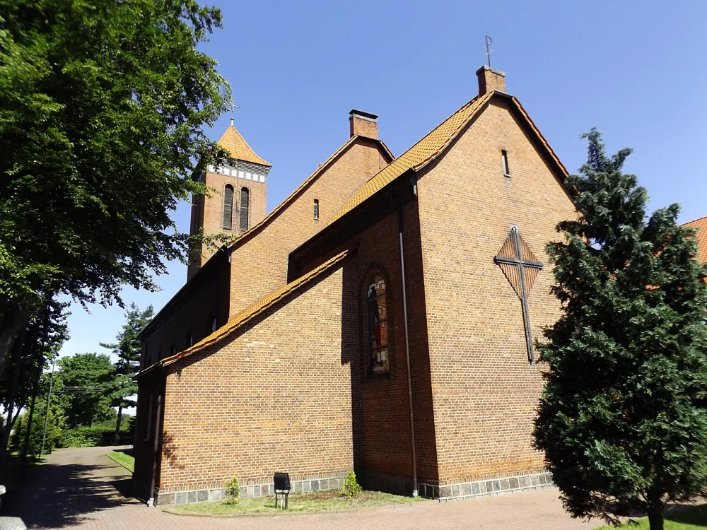 Najświętszego Serca Pana Jezusa, Pszczółki, Pszczółki — exterior