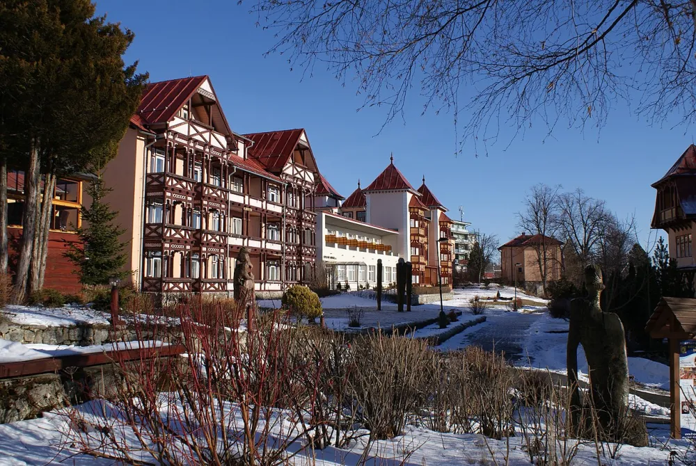 Farský kostol sv. Petra a Pavla (Nový Smokovec), Vysoké Tatry — exterior