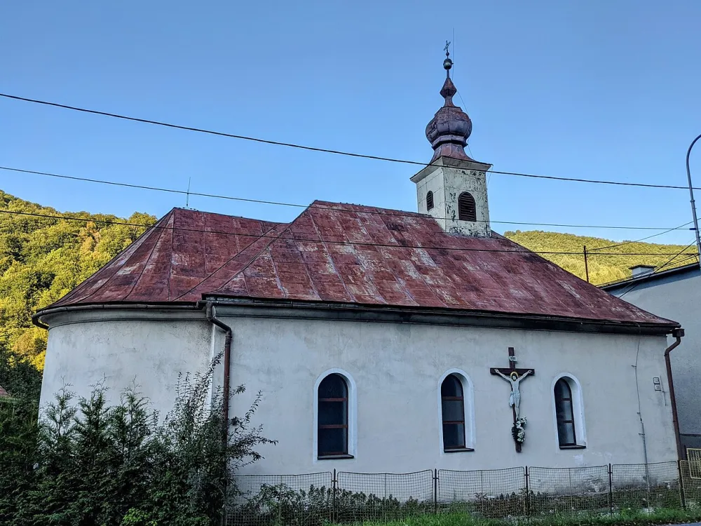 Farský kostol sv. Antona Paduánskeho (Uľanka), Banská Bystrica — exterior