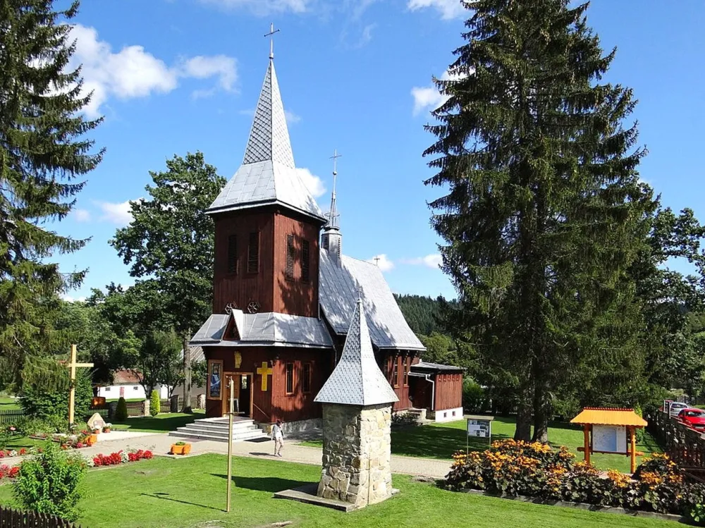 św. Józefa, Komańcza, Komańcza — exterior