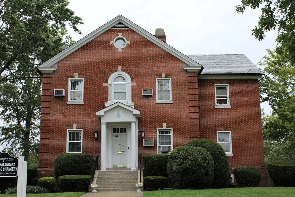 Cathedral of Saint Vincent de Paul [Syro-Malankara], Elmont — exterior