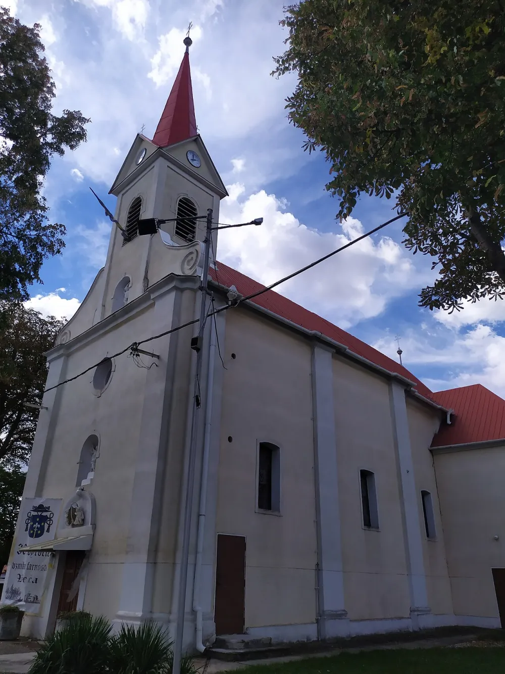 Kostol Svätej rodiny (Veča starý), Šaľa — exterior