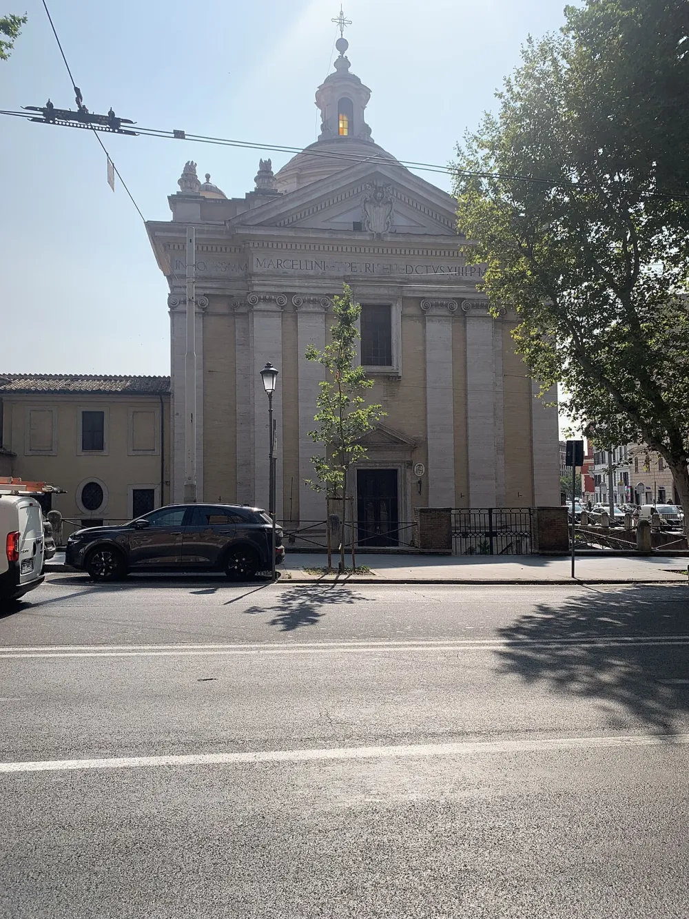 Chiesa di Sant'Antonio da Padova a Via Merulana, Roma — exterior