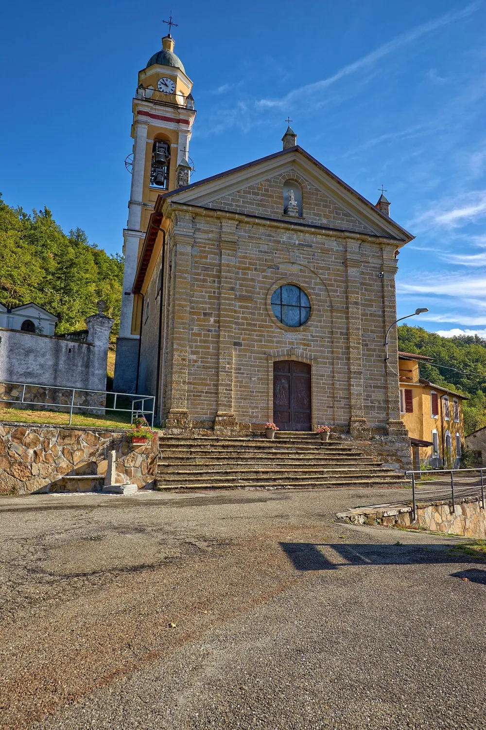 Chiesa di San Michele Arcangelo (Zerba), Zerba — exterior