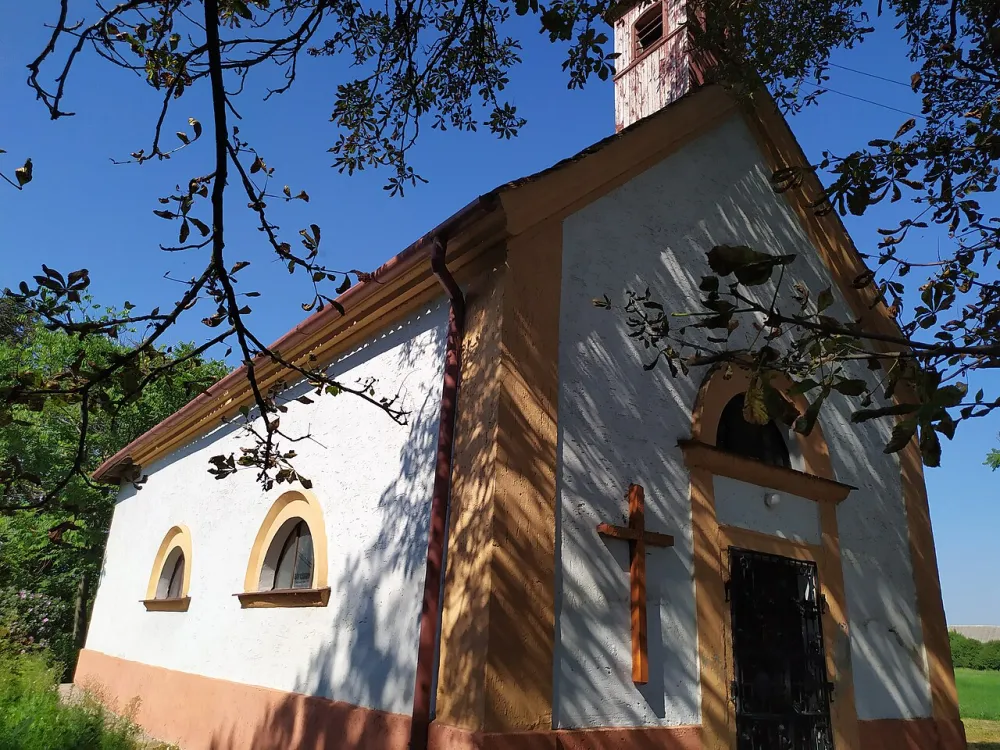 Kostol sv. Petra a Pavla (Horný Jatov), Trnovec nad Váhom — exterior