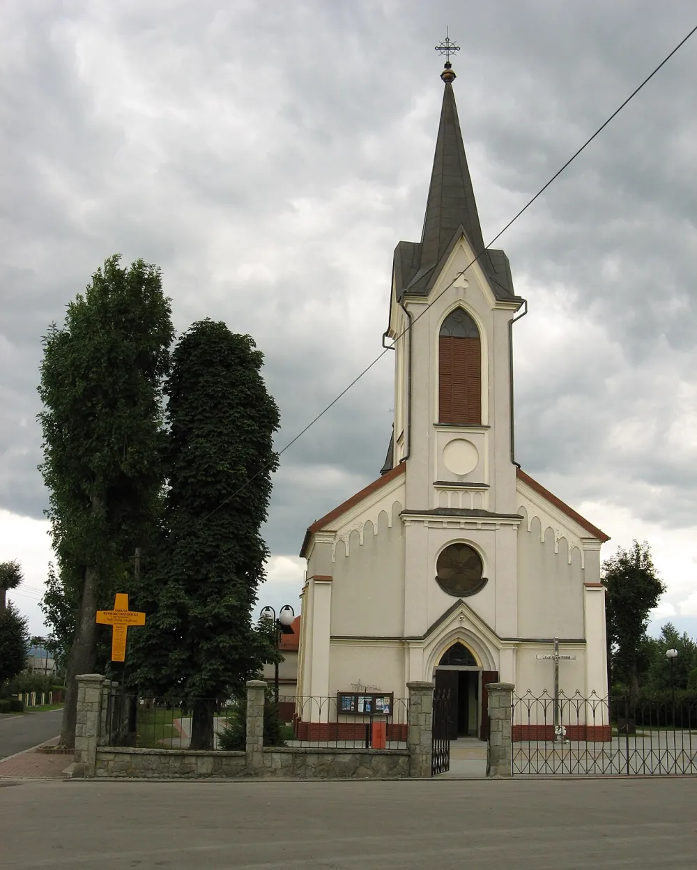Matki Bożej Szkaplerznej, Godziszka, Godziszka — exterior
