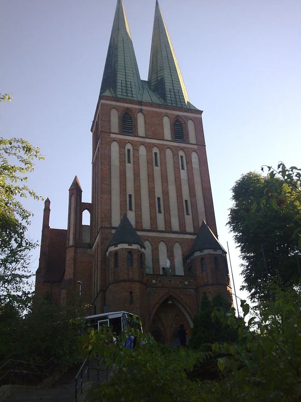 Najświętszej Maryi Panny Królowej Polski i Św. Archaniołów Michała, Gabriela i Rafała, Olsztyn, Olsztyn — exterior
